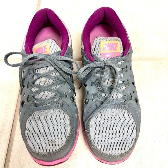 NIKE Dual Fusion Run 2 Women's Size 9 Gray pink Running Sneaker Shoes 599564-011 - Picture 3 of 9